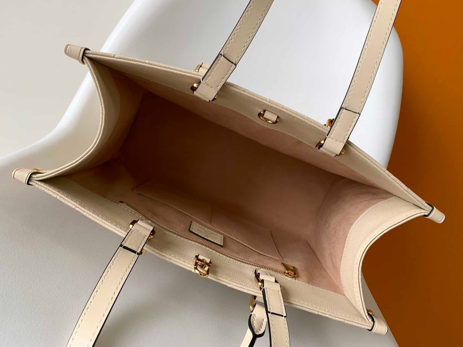 Louis Vuitton OnTheGo Medium Tote bag - White 34597 | Sandra Bags - Image 2