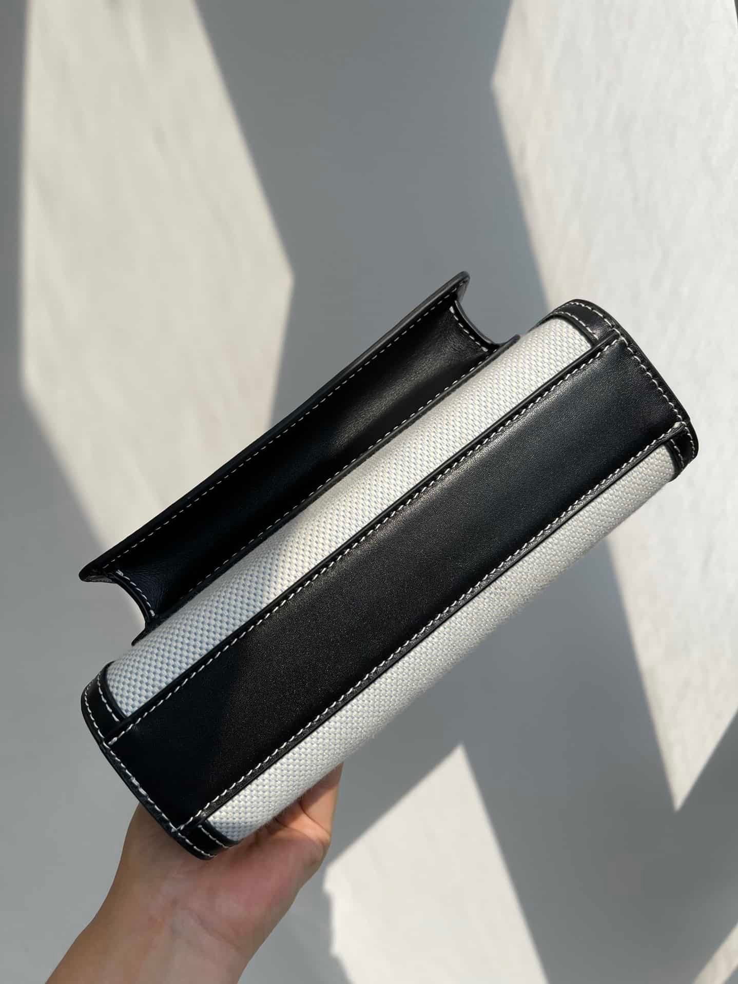 Burberry Horseferry Printing Shoulder Bag - Gray 10791 | Sandra Bags - Image 3