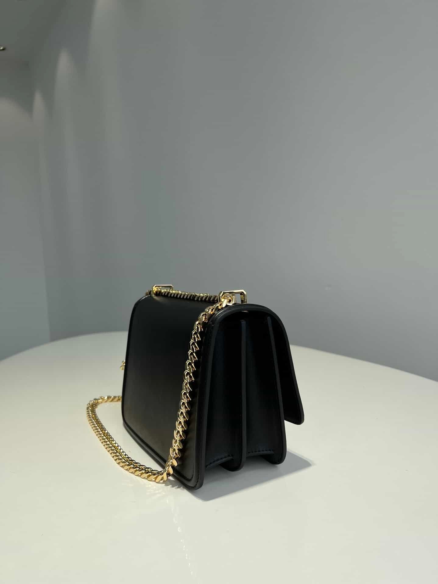 Burberry Women Small Tb Grainy Leather Shoulder Bag - Black 82620 | Sandra Bags - Image 3