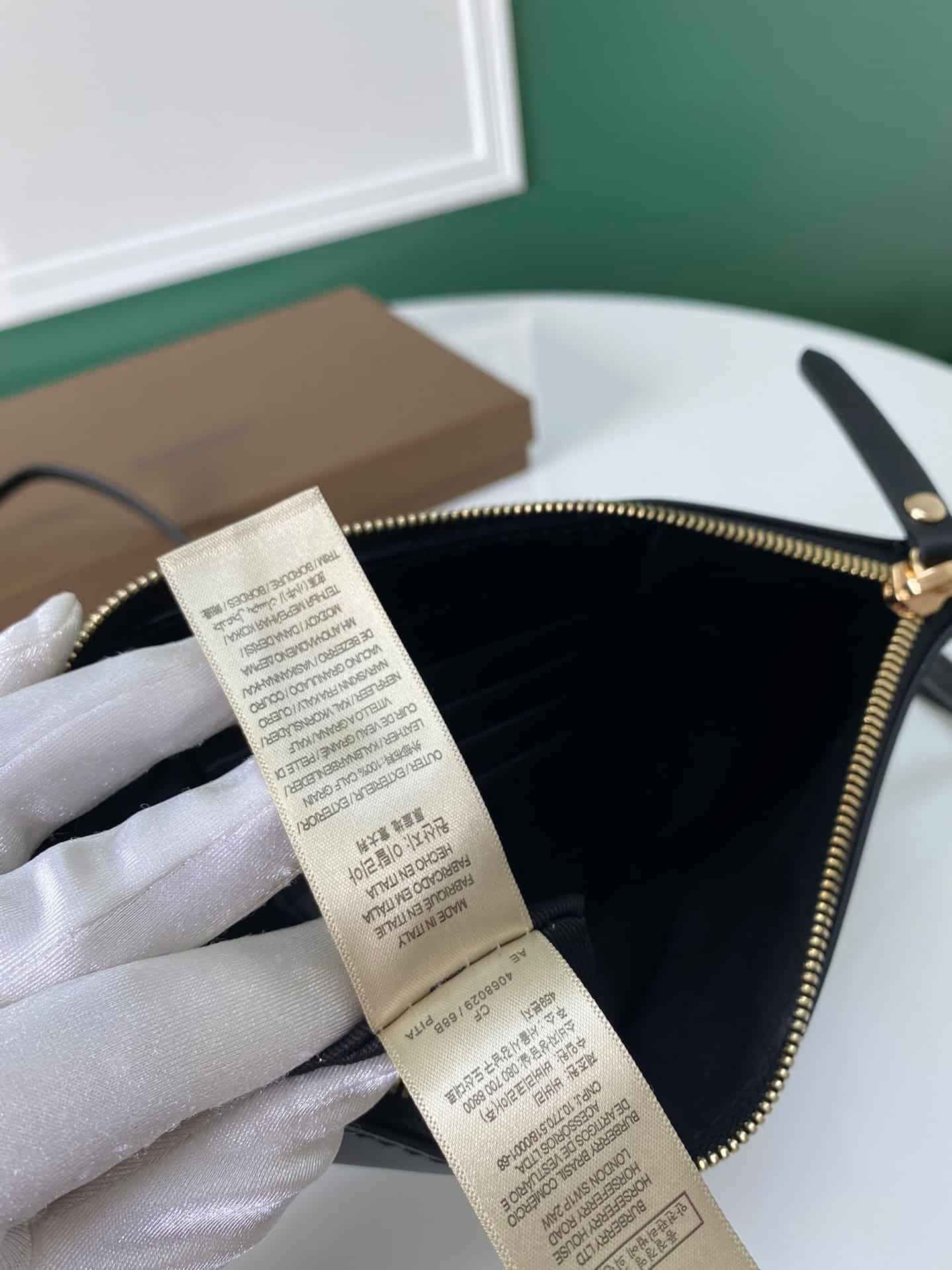 Burberry House Check Crossbody Clutch Bag 44800 | Sandra Bags - Image 2