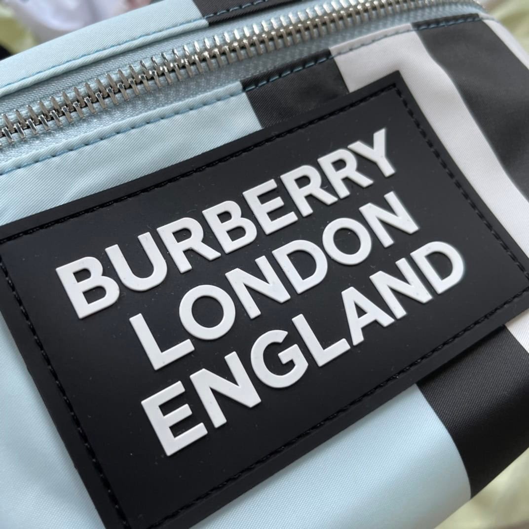Burberry Bur Chest Bag - Light Blue 53707 | Sandra Bags - Image 4
