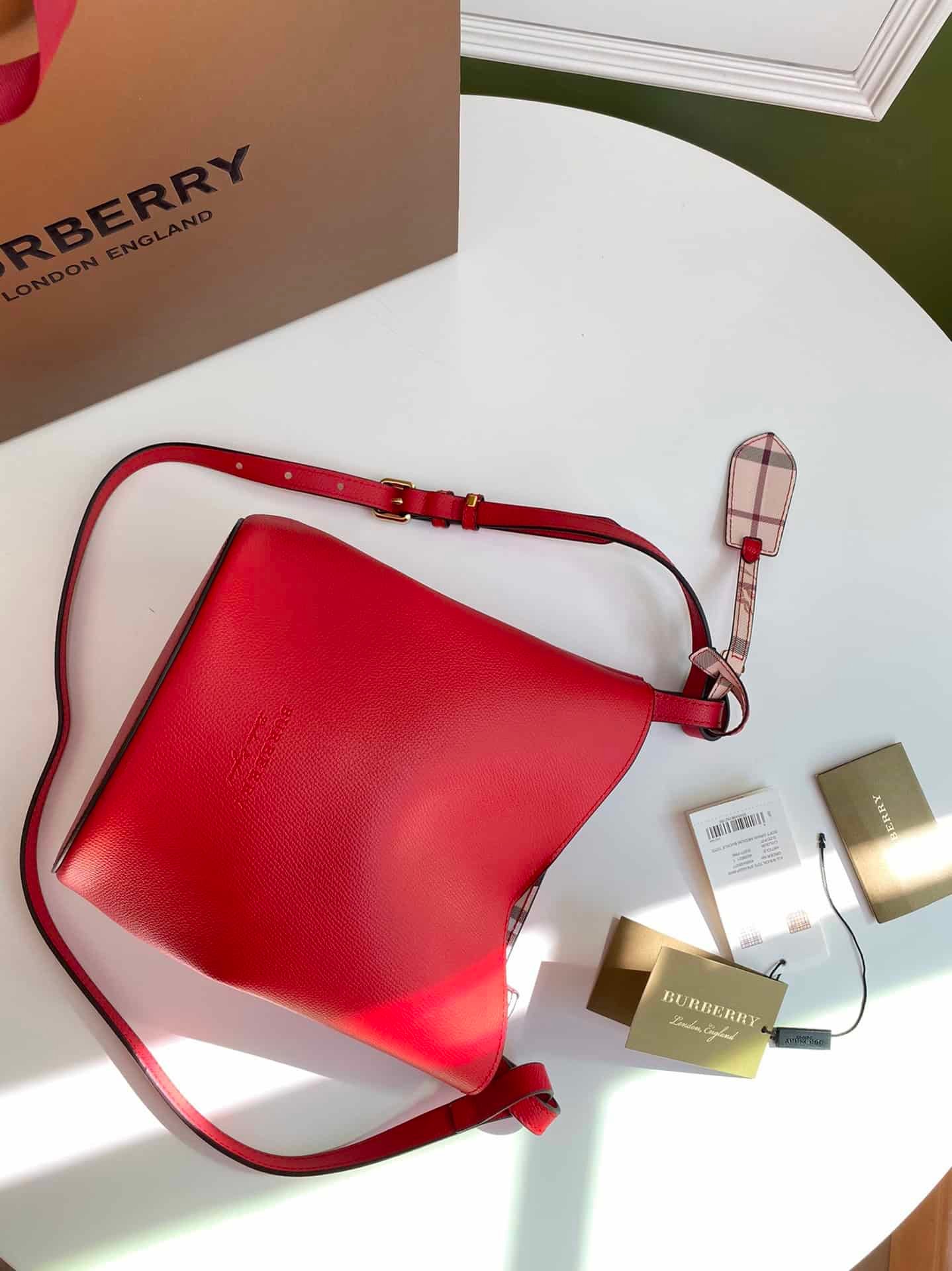 Burberry Women's One Shoulder Messenger Bag - Red 44016 | Sandra Bags - Image 5