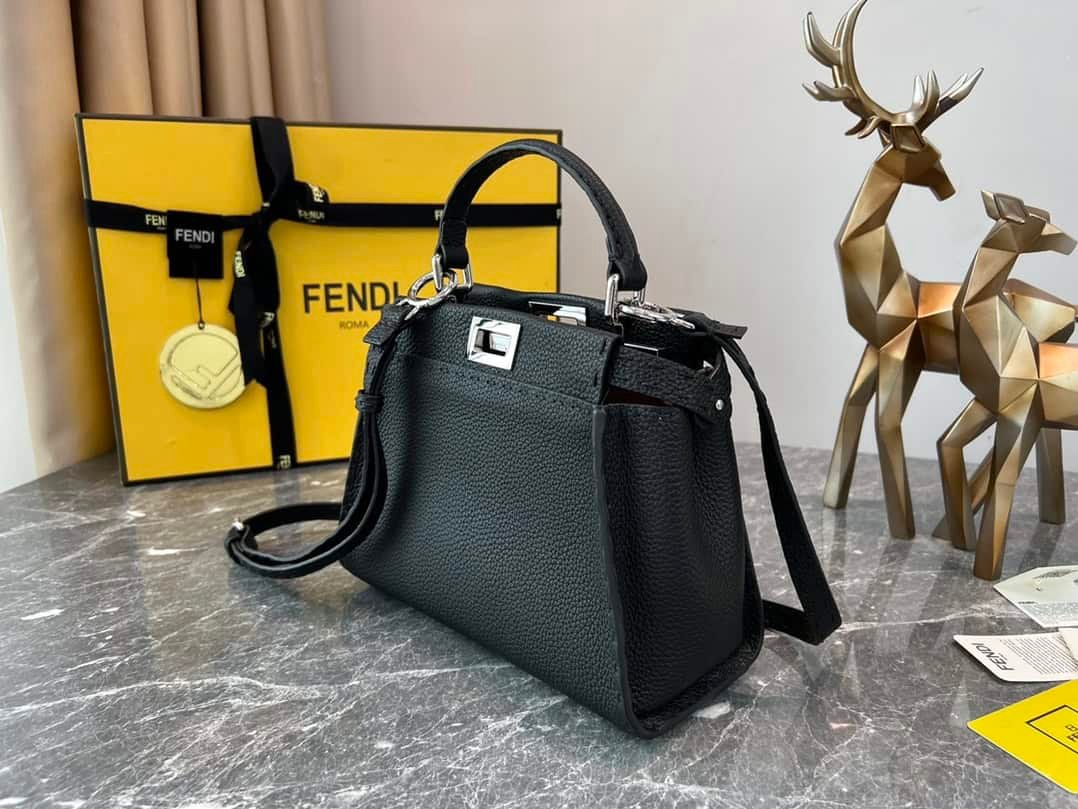 Fendi Peekaboo Handbag - Black 45181 | Sandra Bags - Image 5
