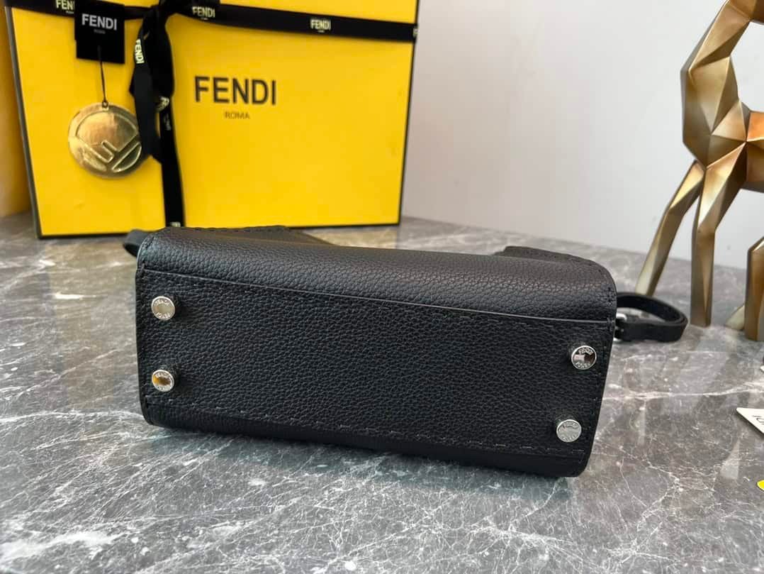 Fendi Peekaboo Handbag - Black 45181 | Sandra Bags - Image 3