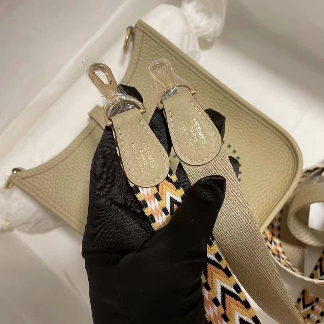 Hermes Evelyne Hollow H Letter Handbag - Cream 82146 | Sandra Bags - Image 4