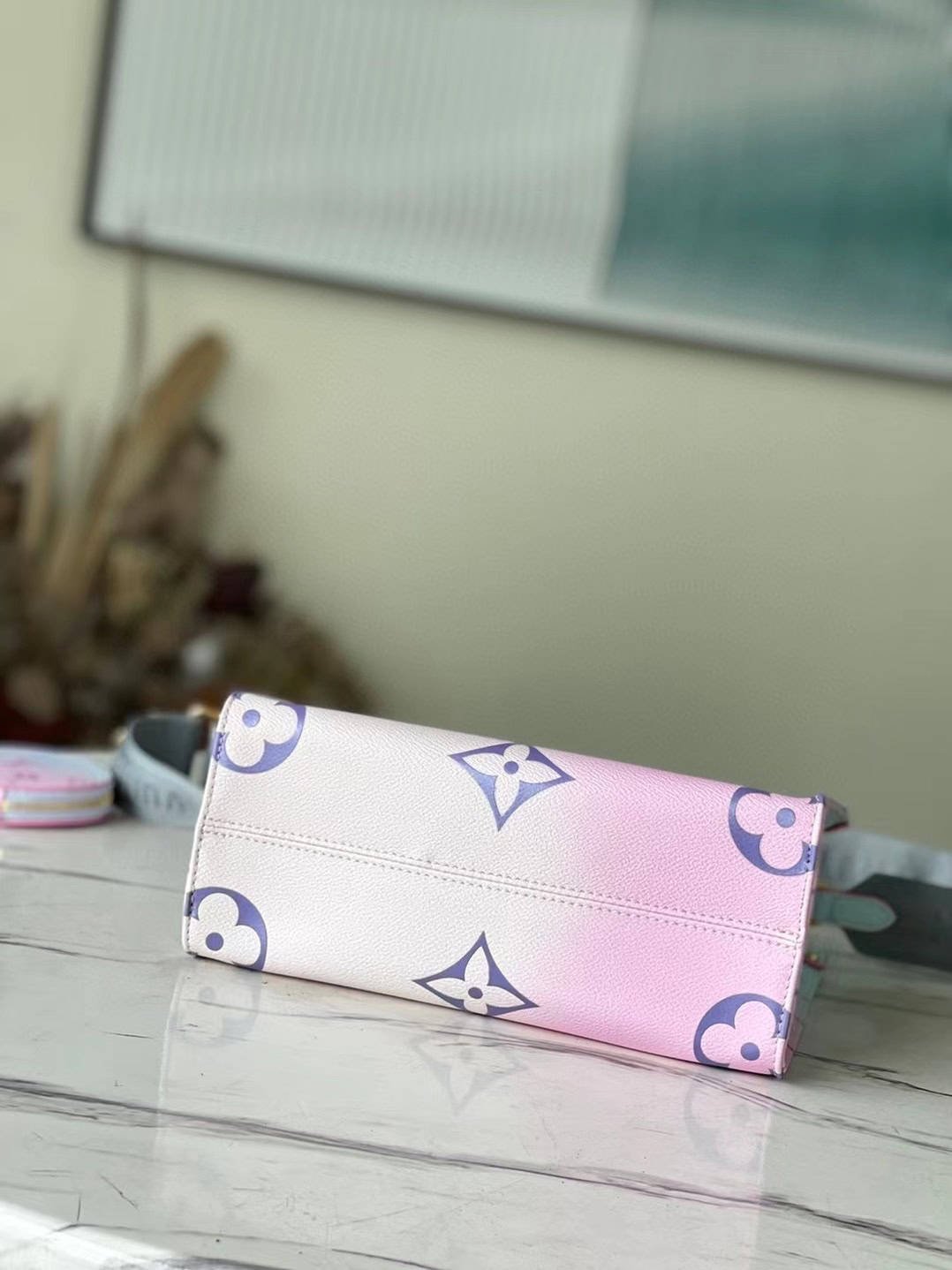 Louis Vuitton OnTheGo Small Handbag - White 57370 | Sandra Bags - Image 3