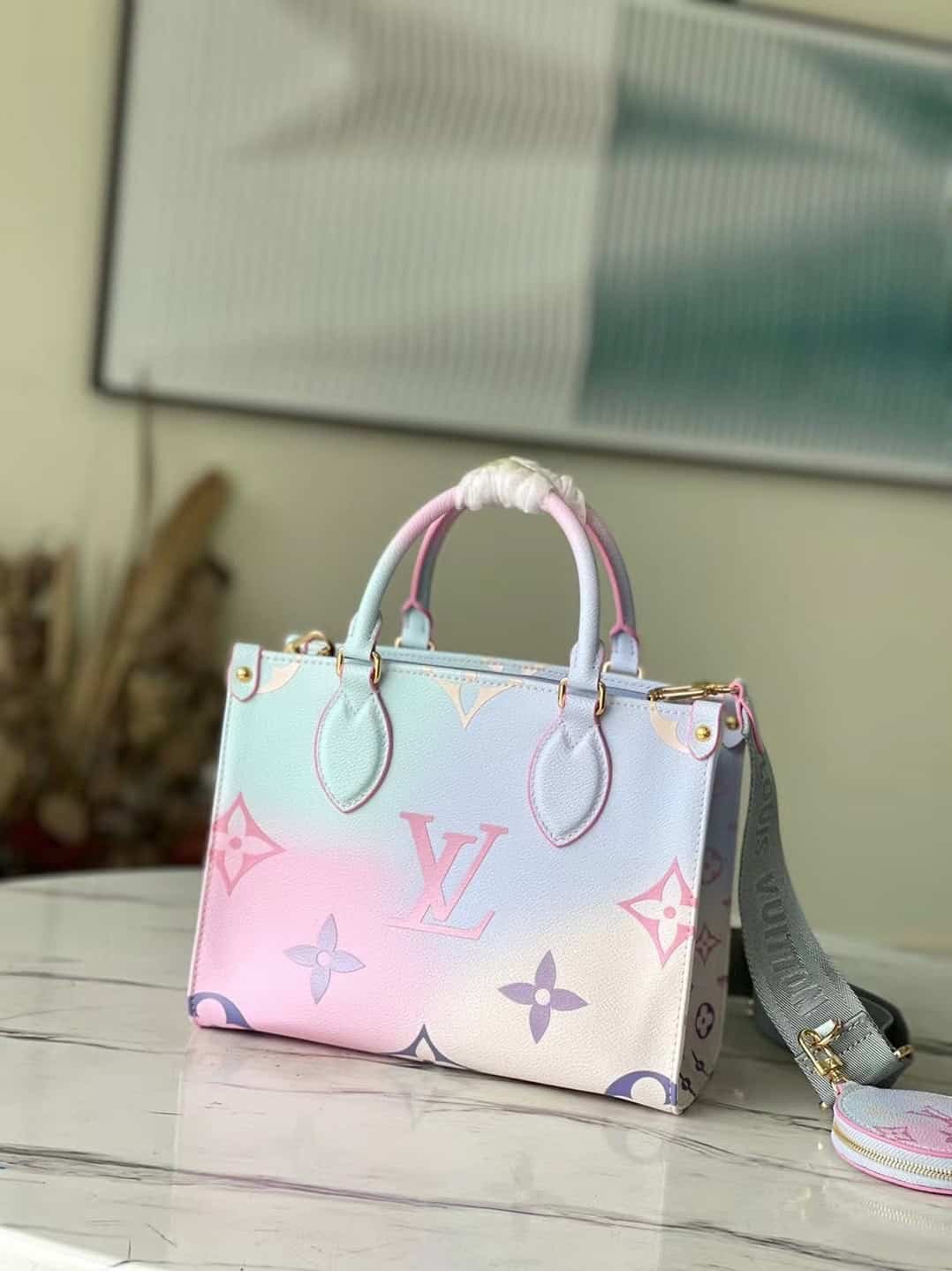 Louis Vuitton OnTheGo Small Handbag - White 57370 | Sandra Bags - Image 4