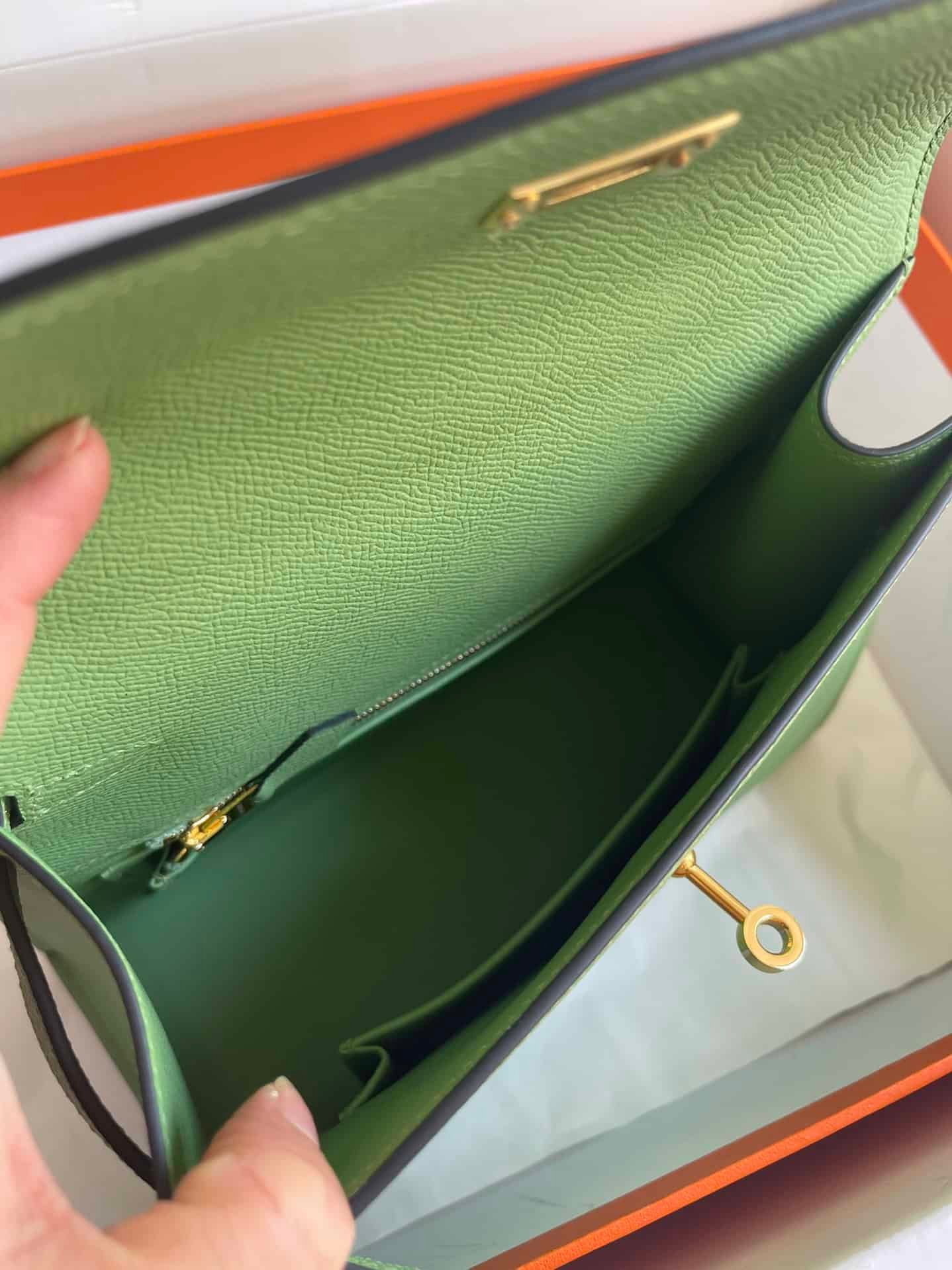 Hermes Kelly Pochette Handbag - Oil Fruit Green 51112 | Sandra Bags - Image 3