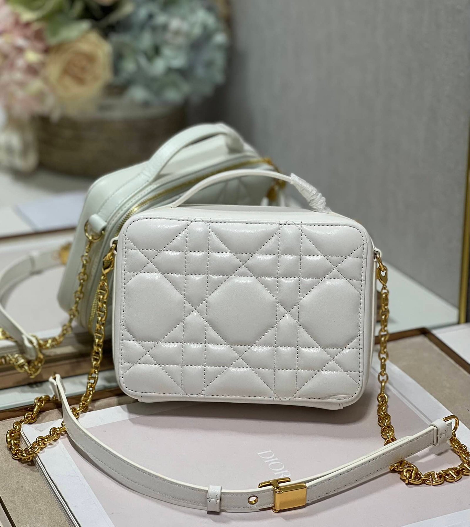 Dior Caro Box Chain Handbag - White 42024 | Sandra Bags - Image 5