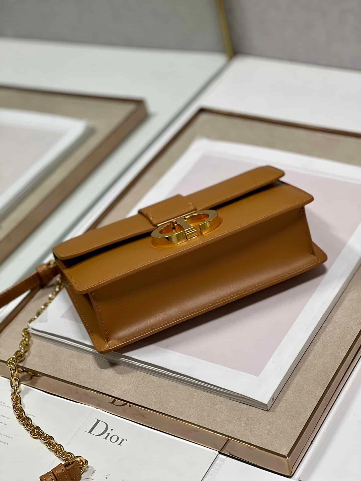 Dior 30 Montaigne East-West Chain Handbag - Brown 10974 | Sandra Bags - Image 4