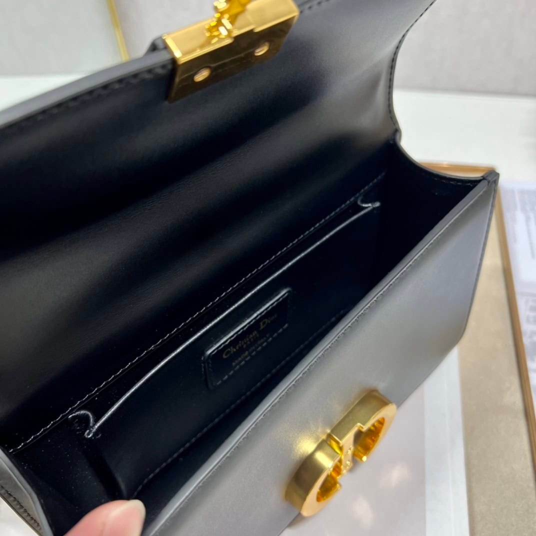 Dior 30 Montaigne East-West Chain Handbag - Black 72233 | Sandra Bags - Image 2