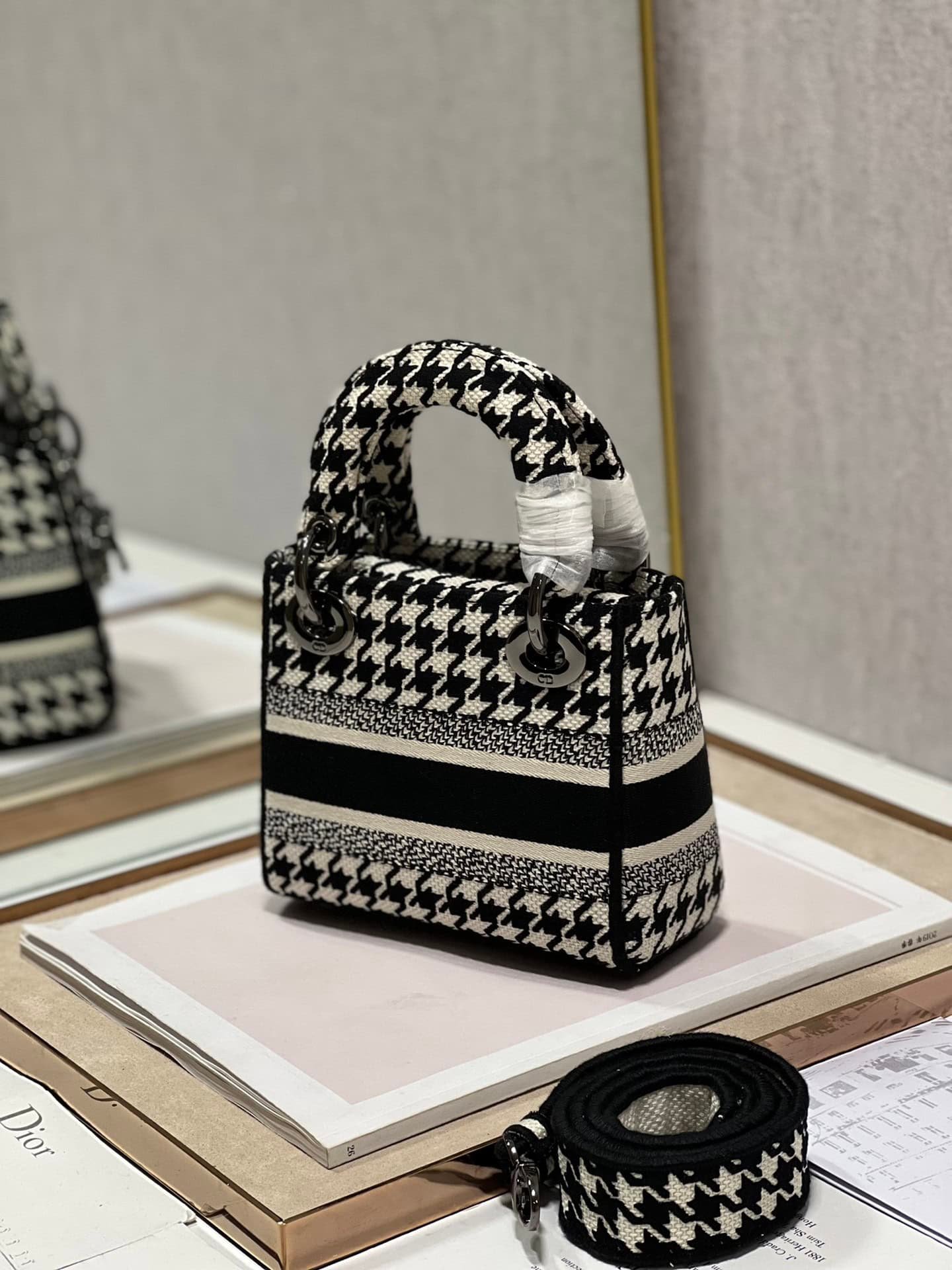 Dior Lᴀᴅʏ Embroidered Diana Bag - Houndstooth 24588 | Sandra Bags - Image 5