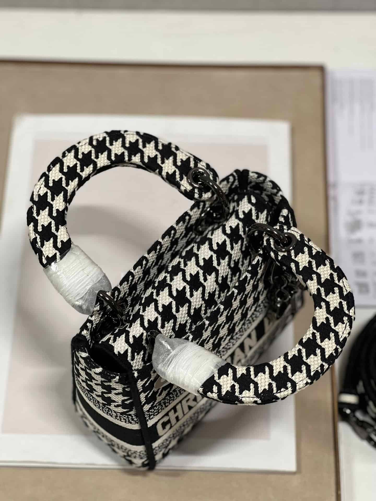 Dior Lᴀᴅʏ Embroidered Diana Bag - Houndstooth 24588 | Sandra Bags - Image 3