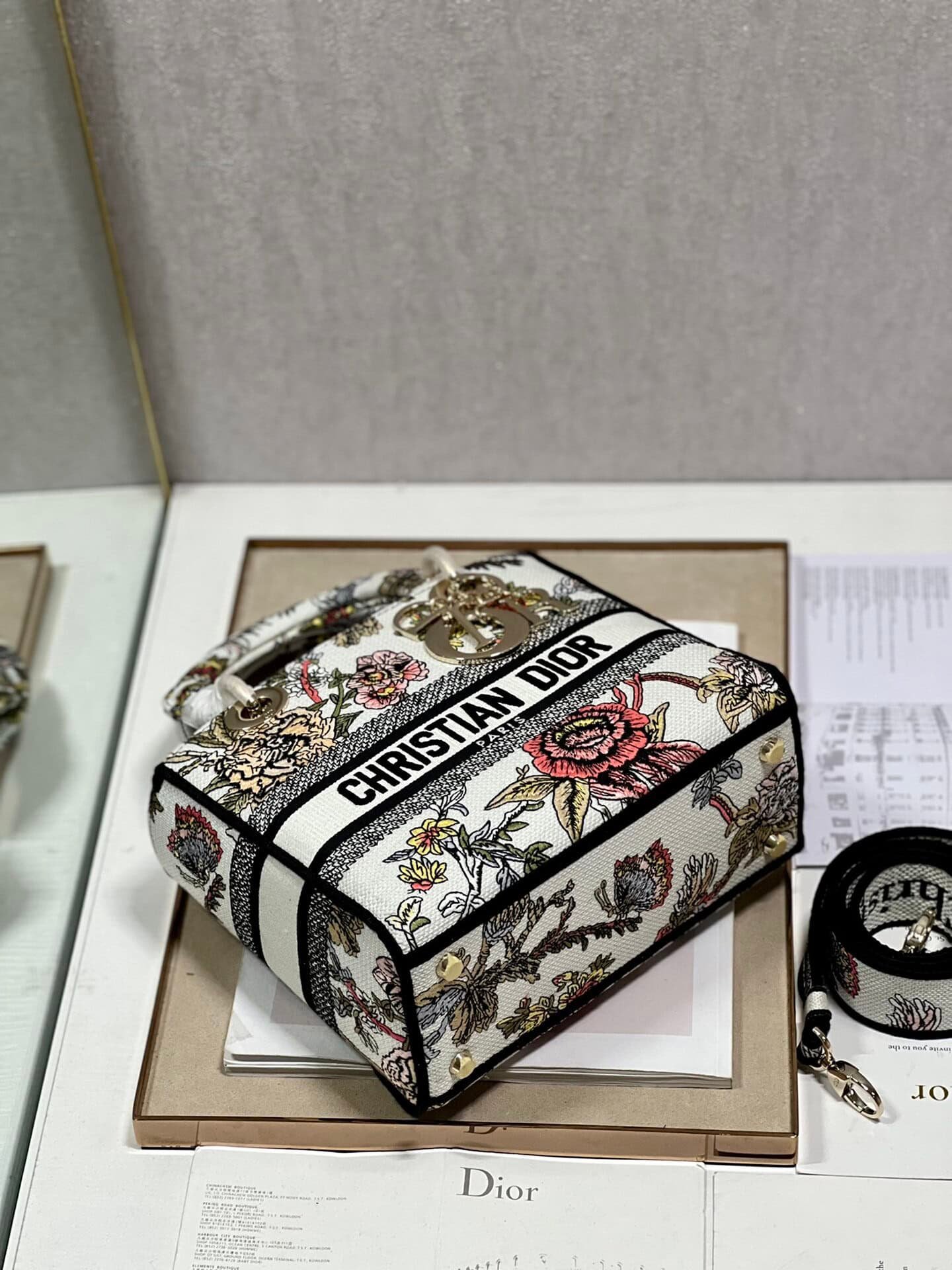 Dior Lᴀᴅʏ Embroidered Concubine Diana Bag - White peony flower 99198 | Sandra Bags - Image 2