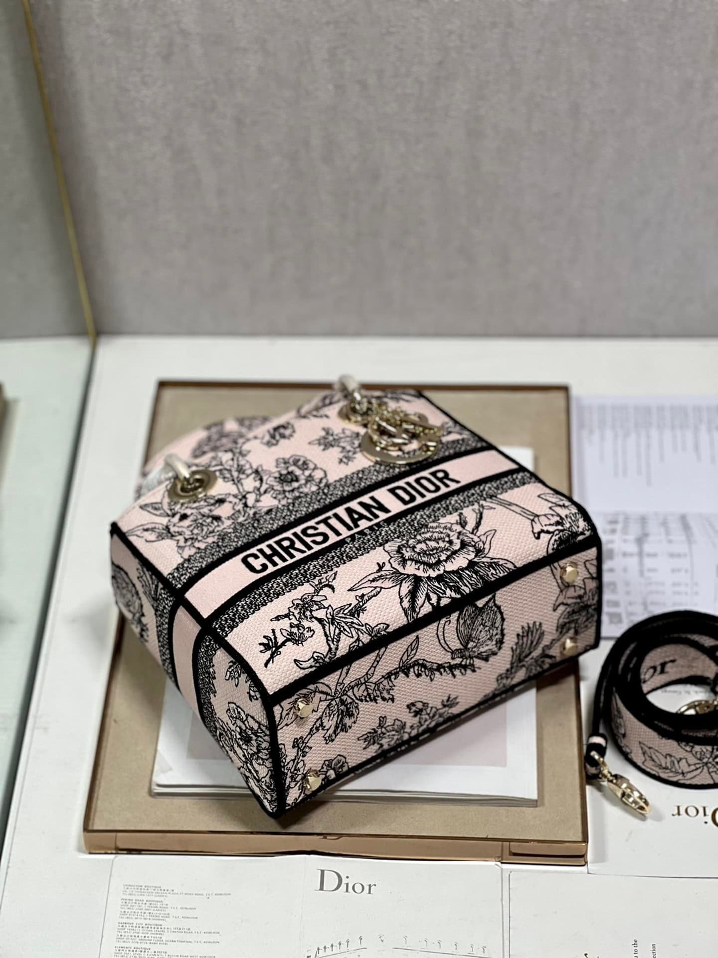 Dior Lᴀᴅʏ Embroidered Concubine Diana Bag - Pink Peony 80134 | Sandra Bags - Image 3