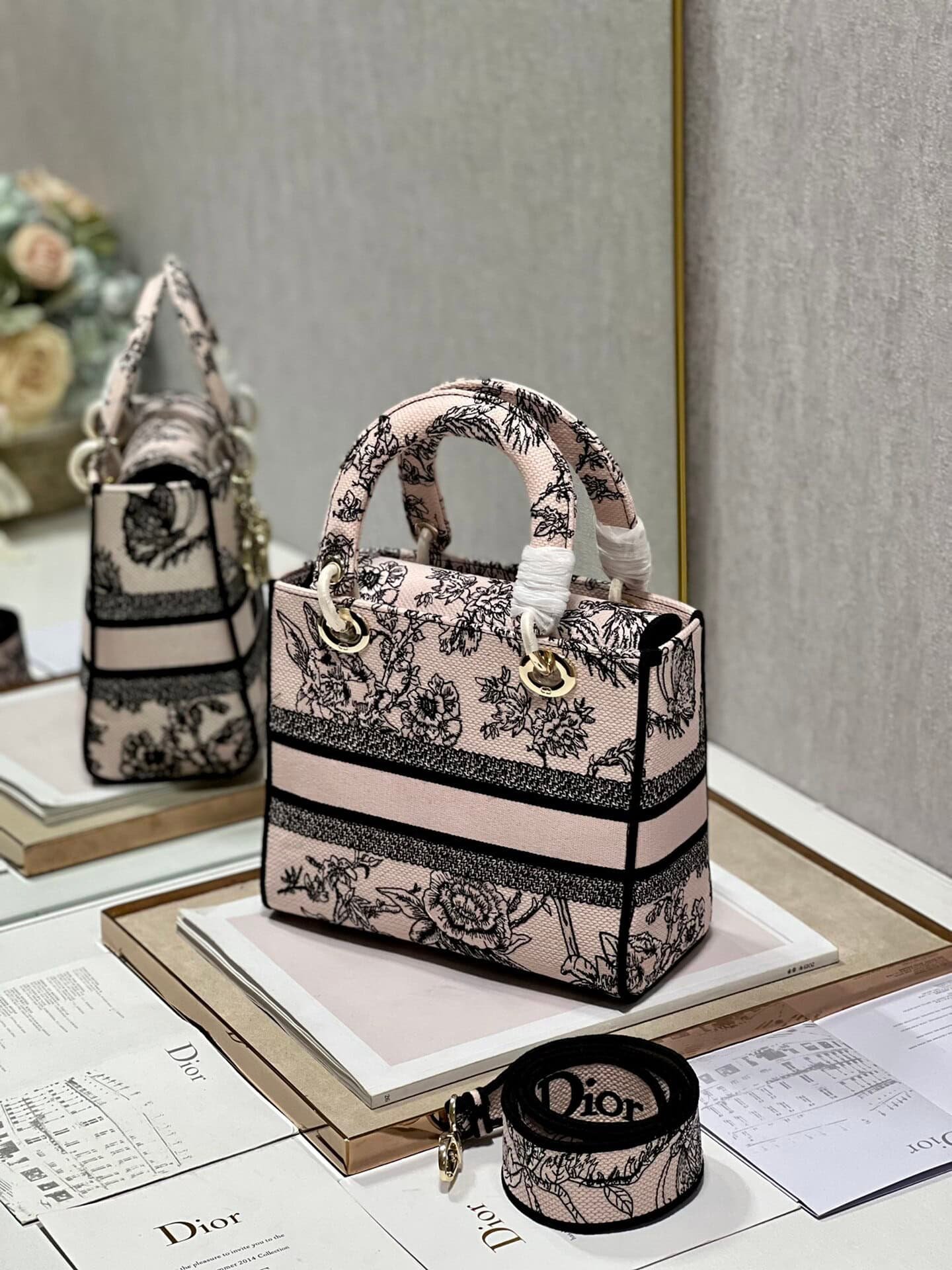 Dior Lᴀᴅʏ Embroidered Concubine Diana Bag - Pink Peony 80134 | Sandra Bags - Image 4