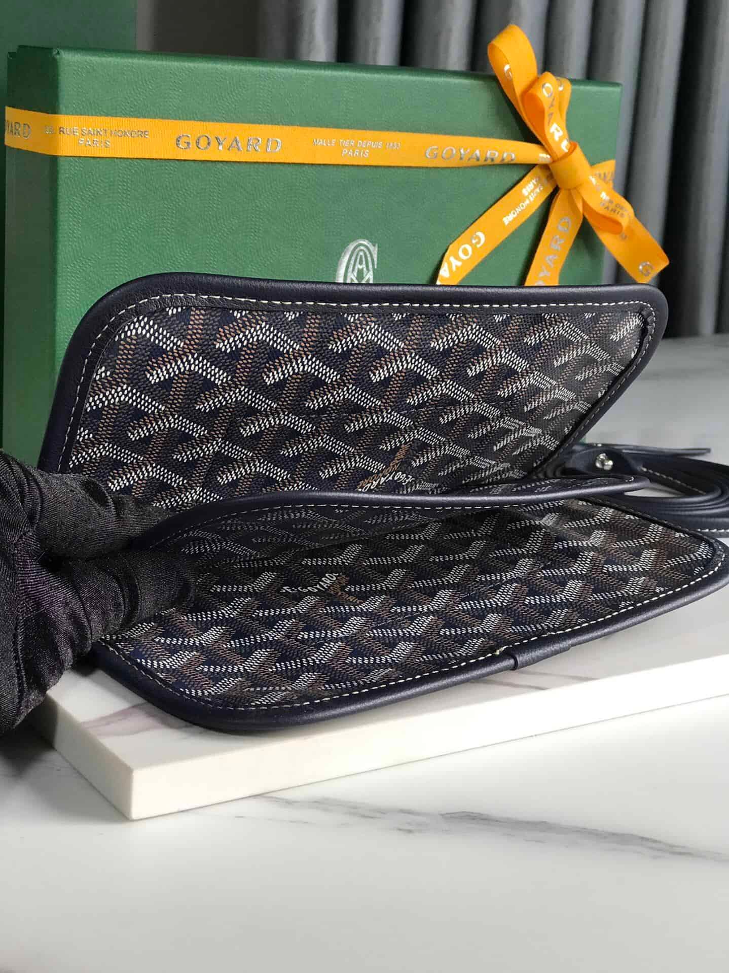 Goyard Plumet Three-Layer Bag - Black 42857 | Sandra Bags - Image 4