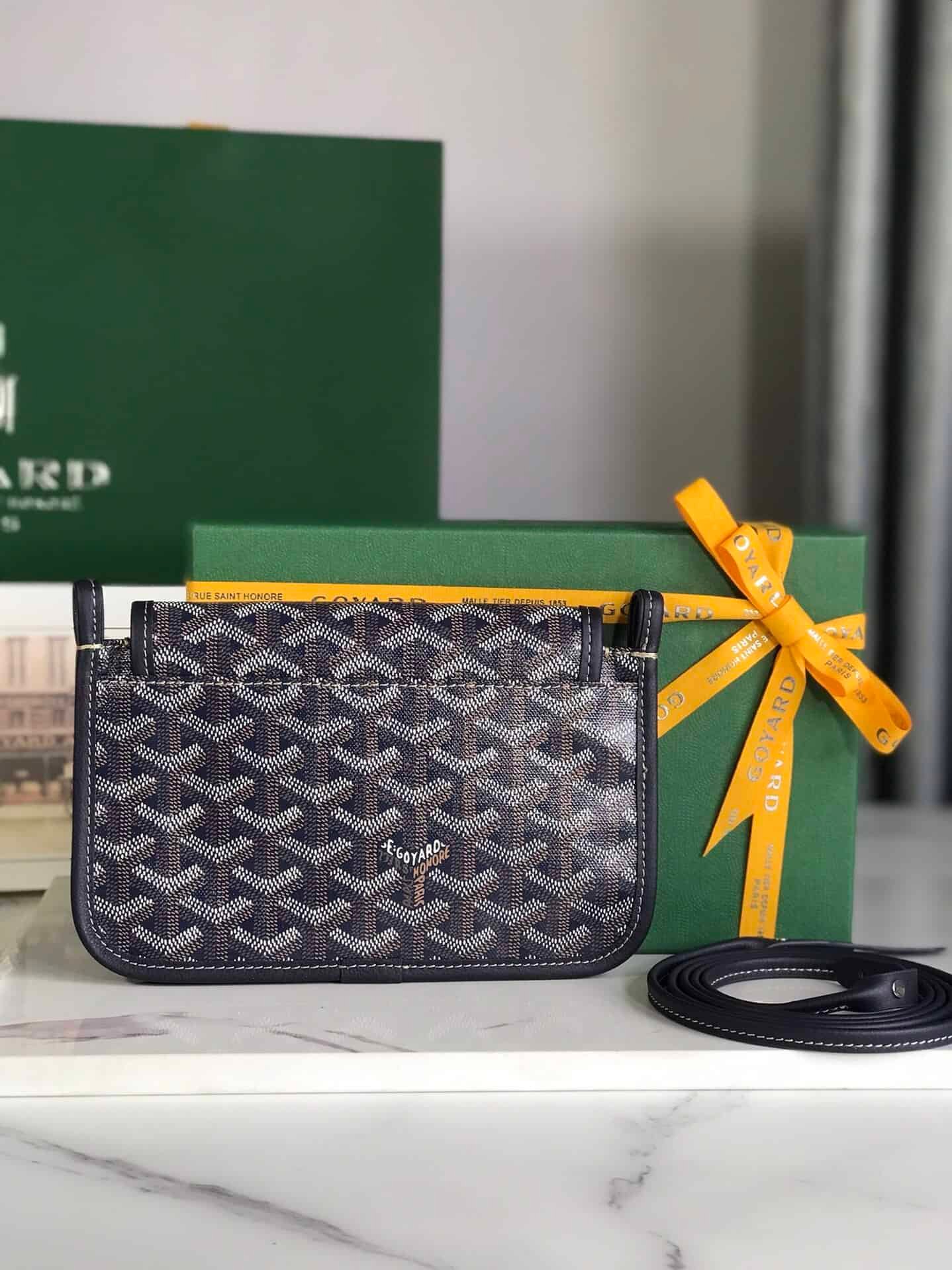Goyard Plumet Three-Layer Bag - Black 42857 | Sandra Bags - Image 3