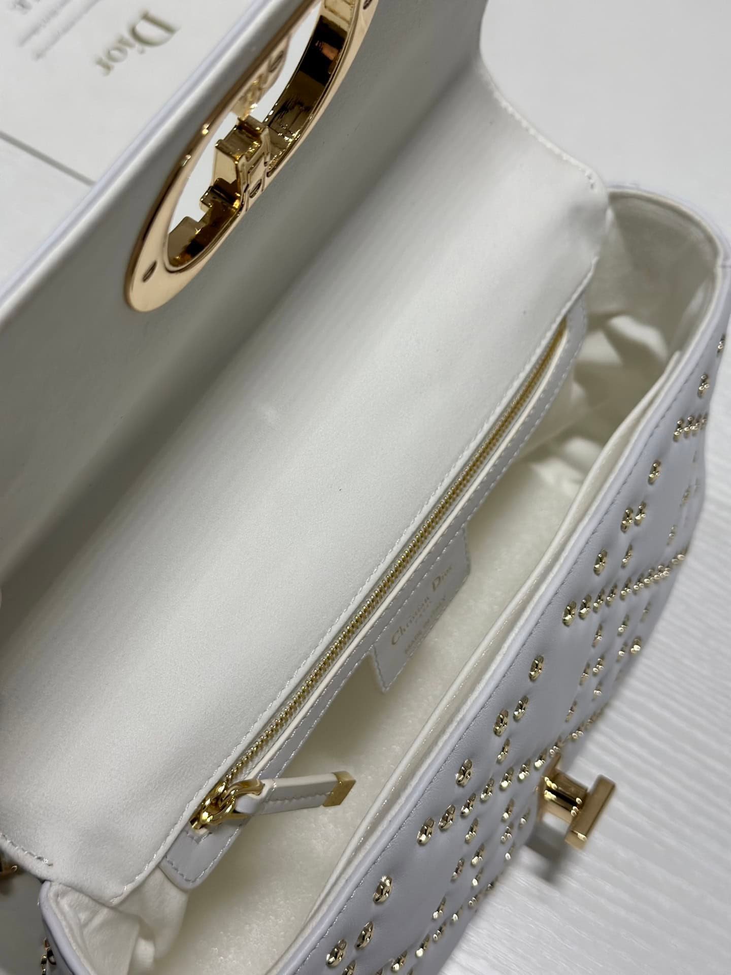 Dior Medium Caro Handbag - Pentagonal Star White Gold Buckle 78173 | Sandra Bags - Image 3