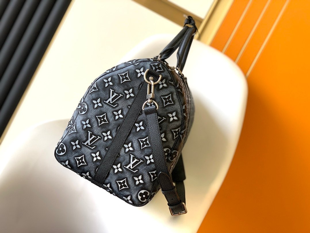 Louis Vuitton Keepall Bandoulière 50 Travel Bag - Black 89000 | Sandra Bags - Image 2