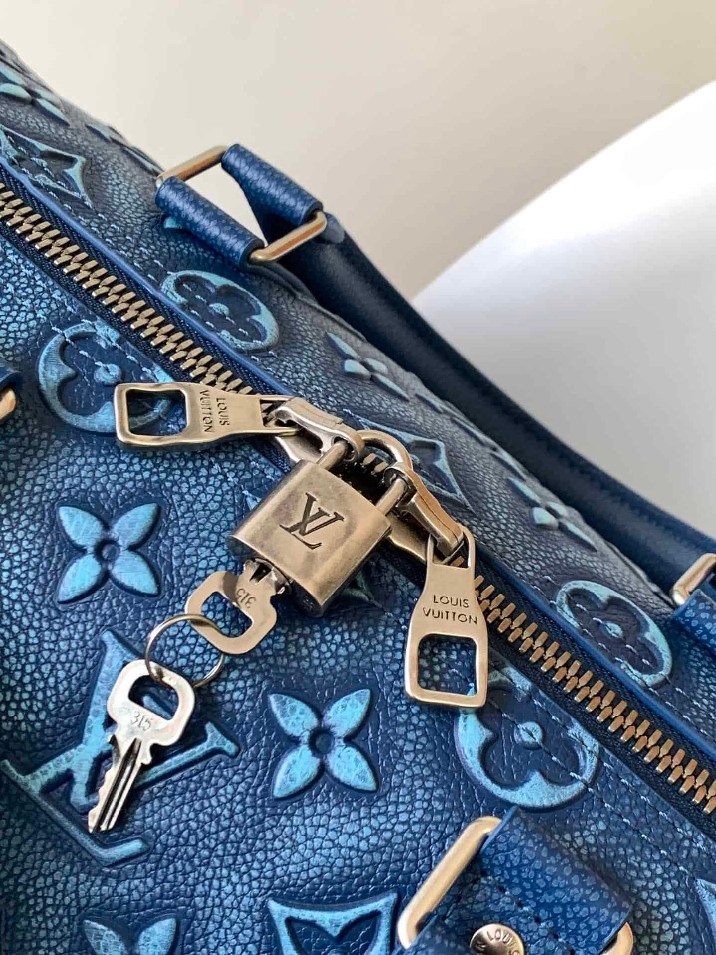 Louis Vuitton Keepall Bandoulière 50 Travel Bag - Blue 27834 | Sandra Bags - Image 3