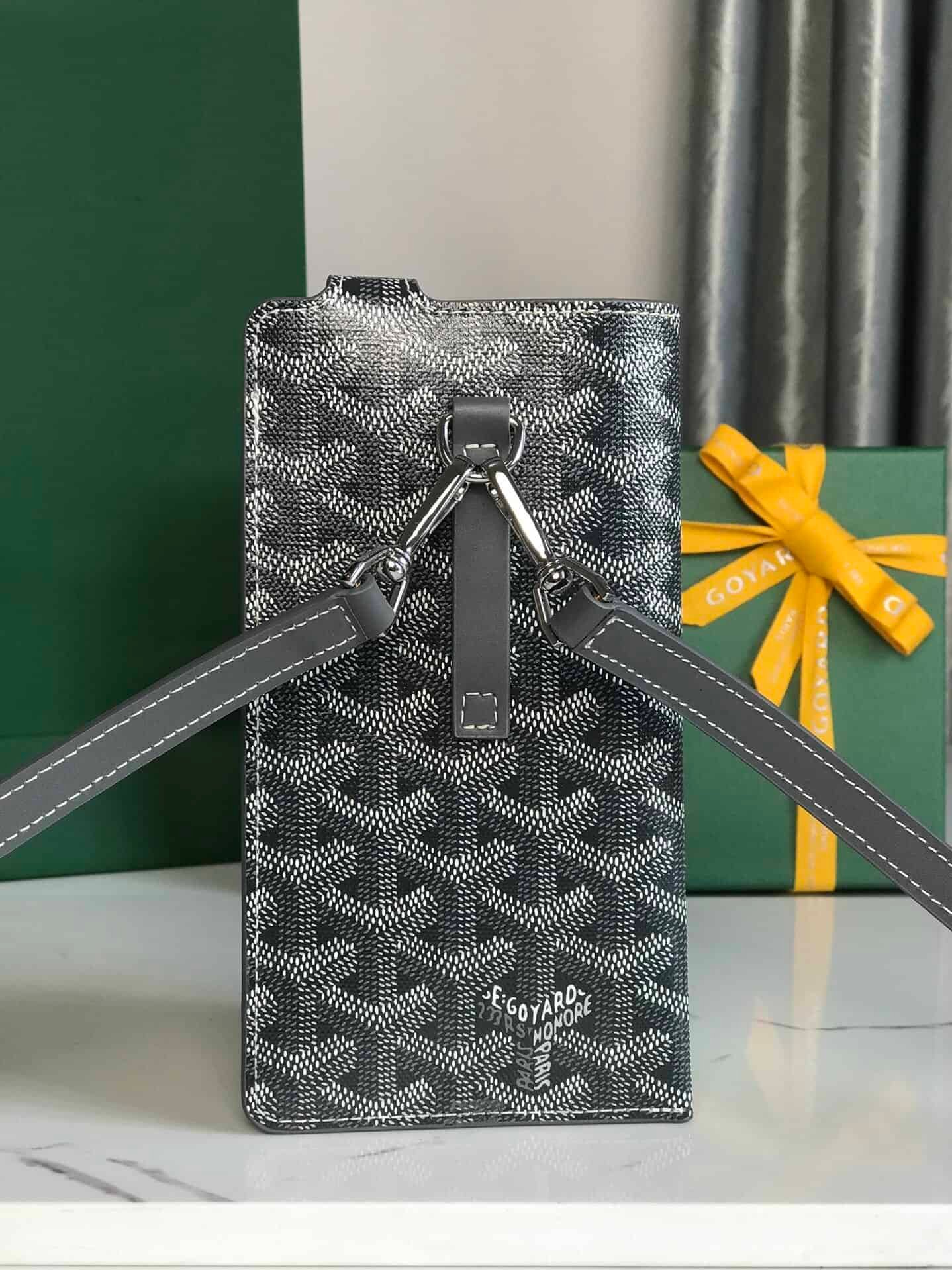 Goyard MontMartre GM Wallet - Dark Blue 80154 | Sandra Bags - Image 5