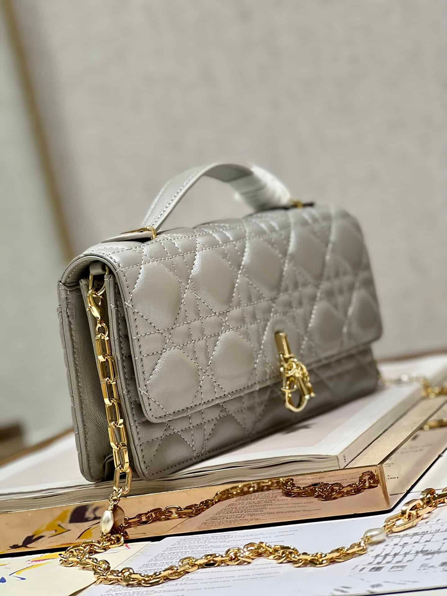 Dior Pearl Clutch - Patent Leather Metal Gray 76623 | Sandra Bags - Image 5