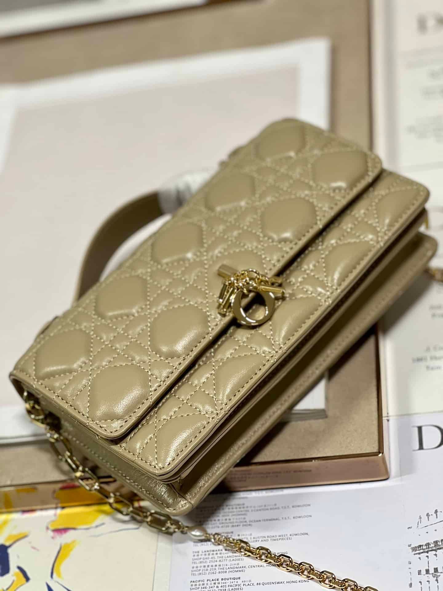 Dior Pearl Clutch - Patent Leather Apricot 58162 | Sandra Bags - Image 2