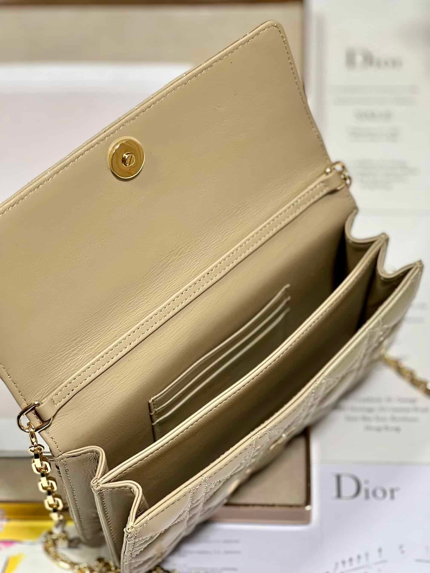 Dior Pearl Clutch - Patent Leather Apricot 58162 | Sandra Bags - Image 3