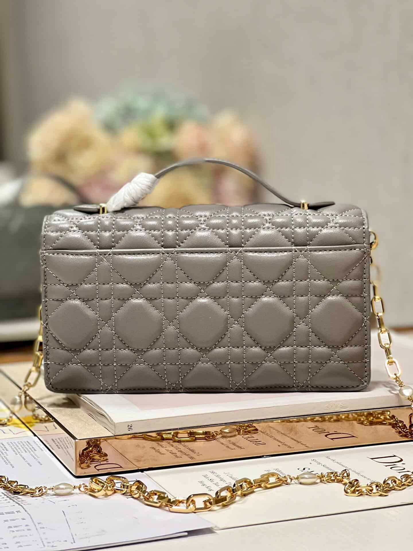 Dior Pearl Clutch - Patent Leather Dark Gray 30718 | Sandra Bags - Image 3