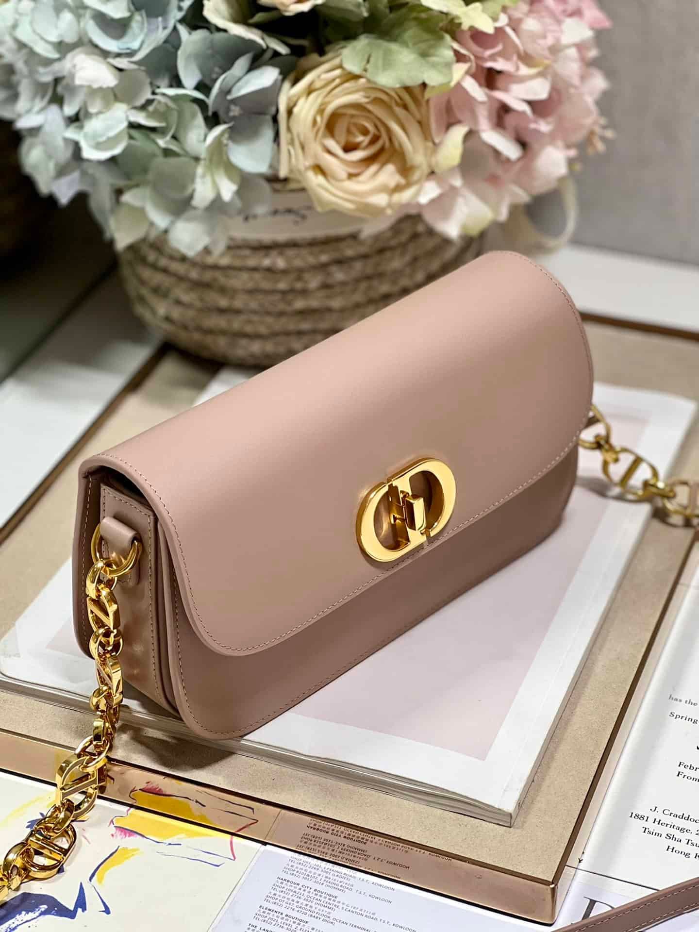 Dior Montaigne Avenue Enamel Chain Handbag - Vintage Powder 27657 | Sandra Bags - Image 5