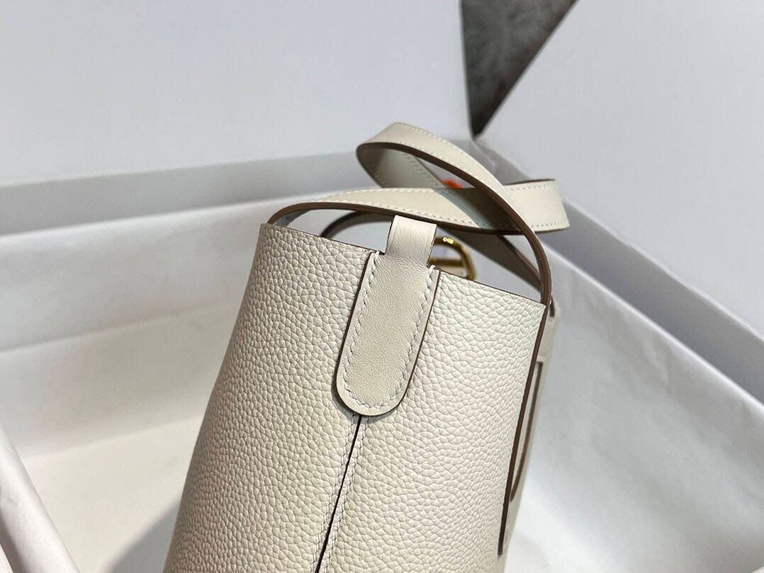 Hermes Pig Nose Vegetable Basket Bag - Milkshake Platinum Buckle 83777 | Sandra Bags - Image 2