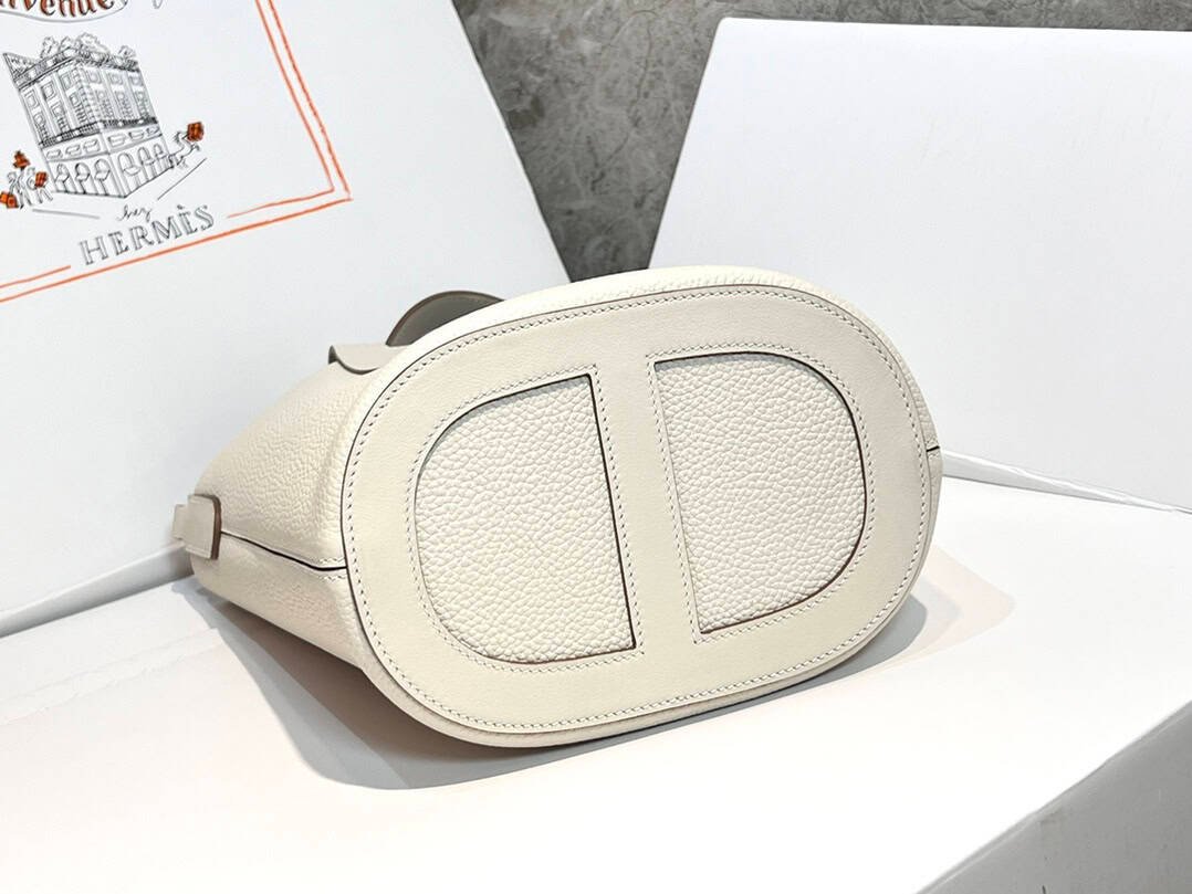 Hermes Pig Nose Vegetable Basket Bag - Milkshake Platinum Buckle 83777 | Sandra Bags - Image 5