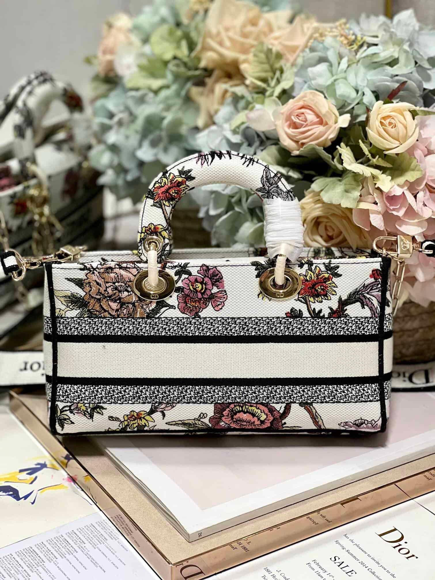 Dior Medium Lady D-Joy Embroidered Handbag - White Flowers 32596 | Sandra Bags - Image 4