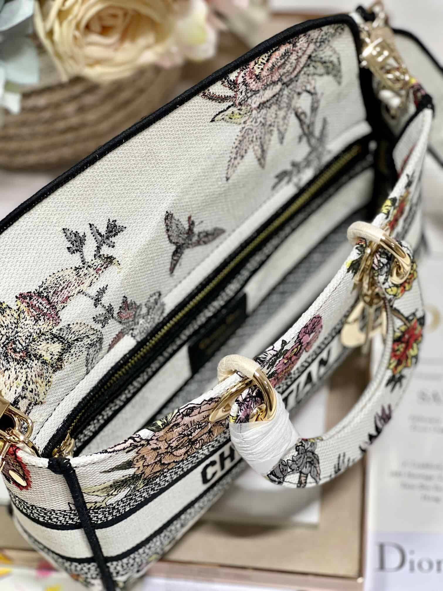 Dior Medium Lady D-Joy Embroidered Handbag - White Flowers 32596 | Sandra Bags - Image 2