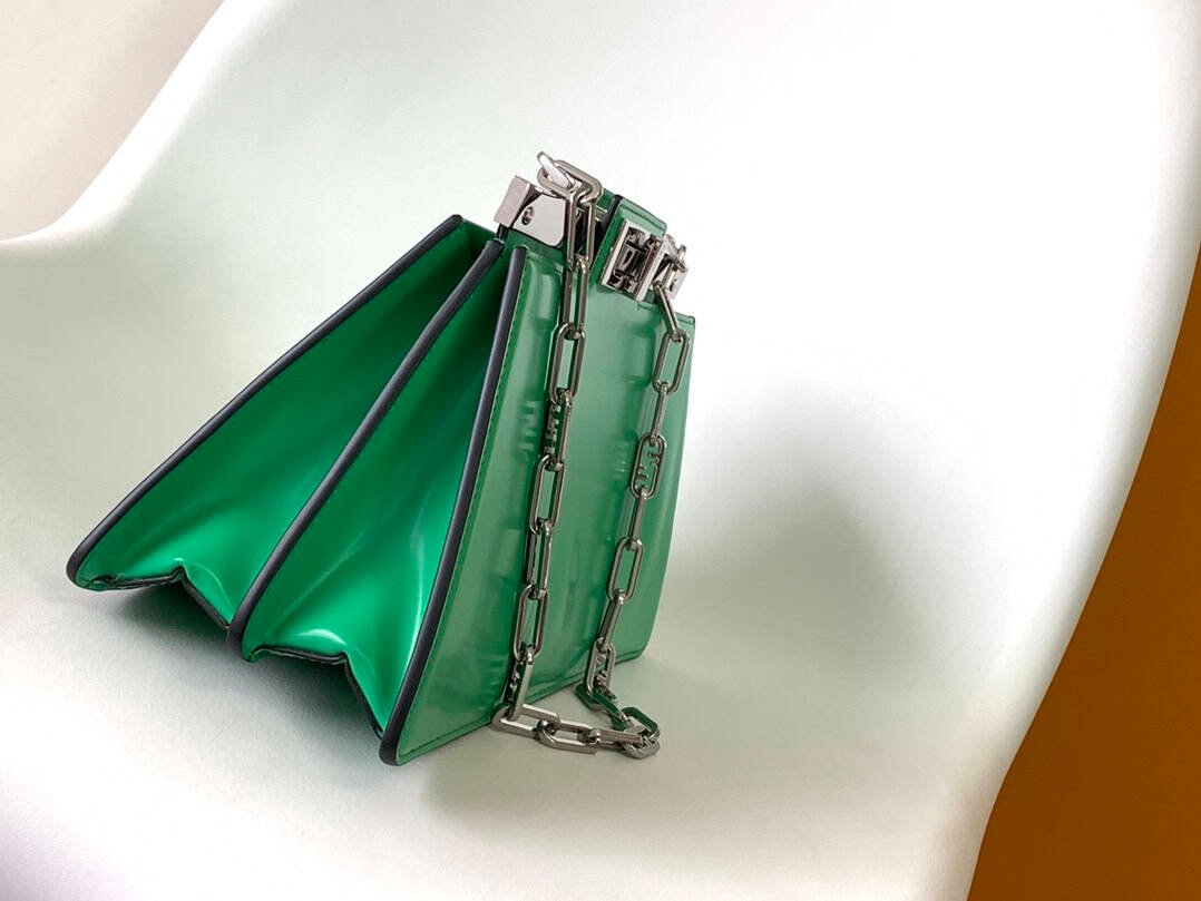 Fendi Peekaboo Cut Medium Bag - Green 32096 | Sandra Bags - Image 2