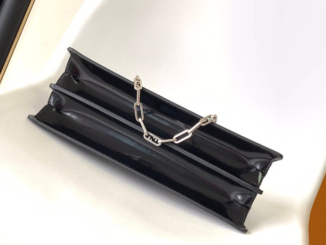 Fendi Peekaboo Cut Medium Bag - Black 30945 | Sandra Bags - Image 4