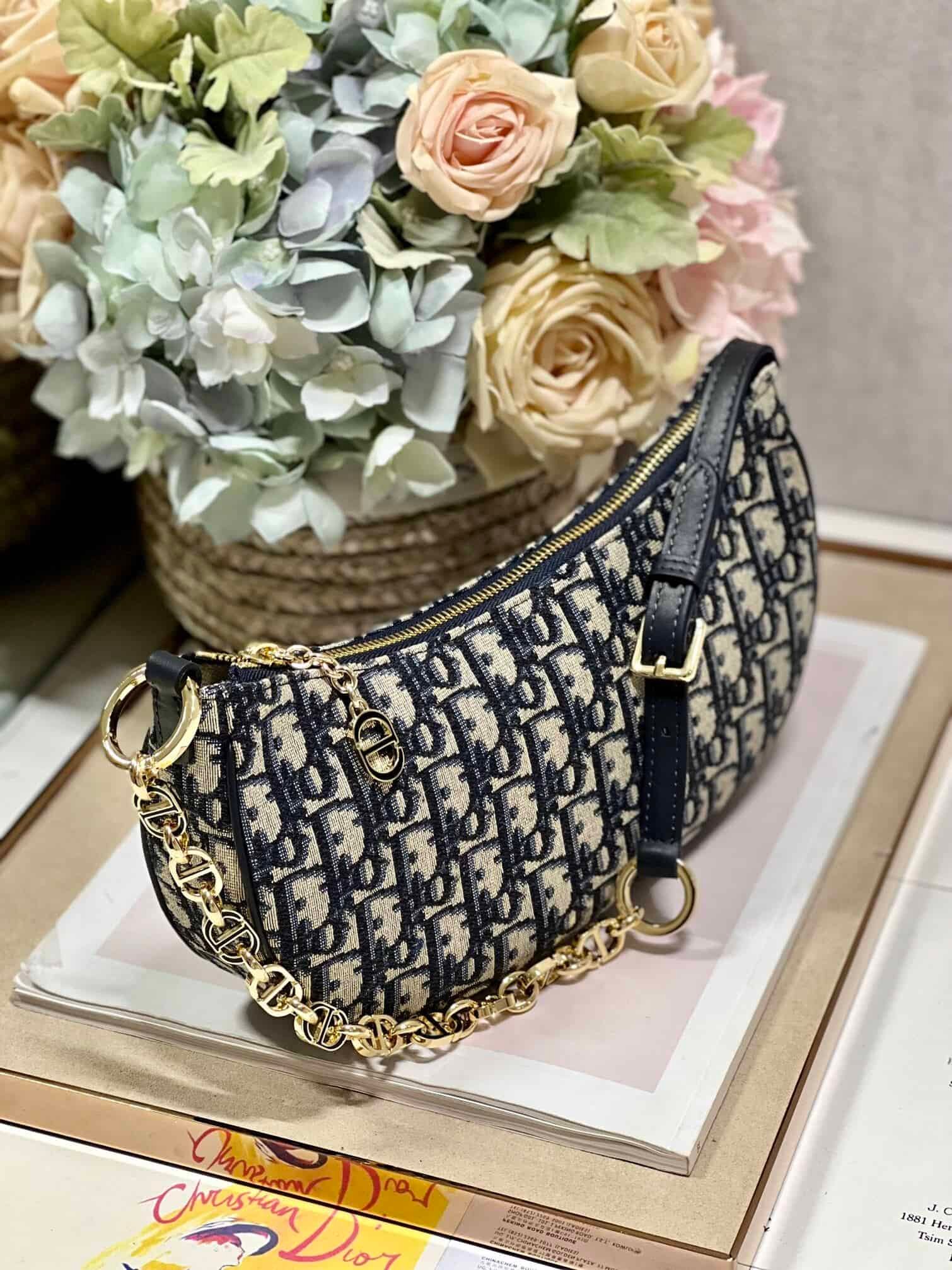 Dior CD LOUNGE Moon Handbag 'Bran' - White/Black 56774 | Sandra Bags - Image 5