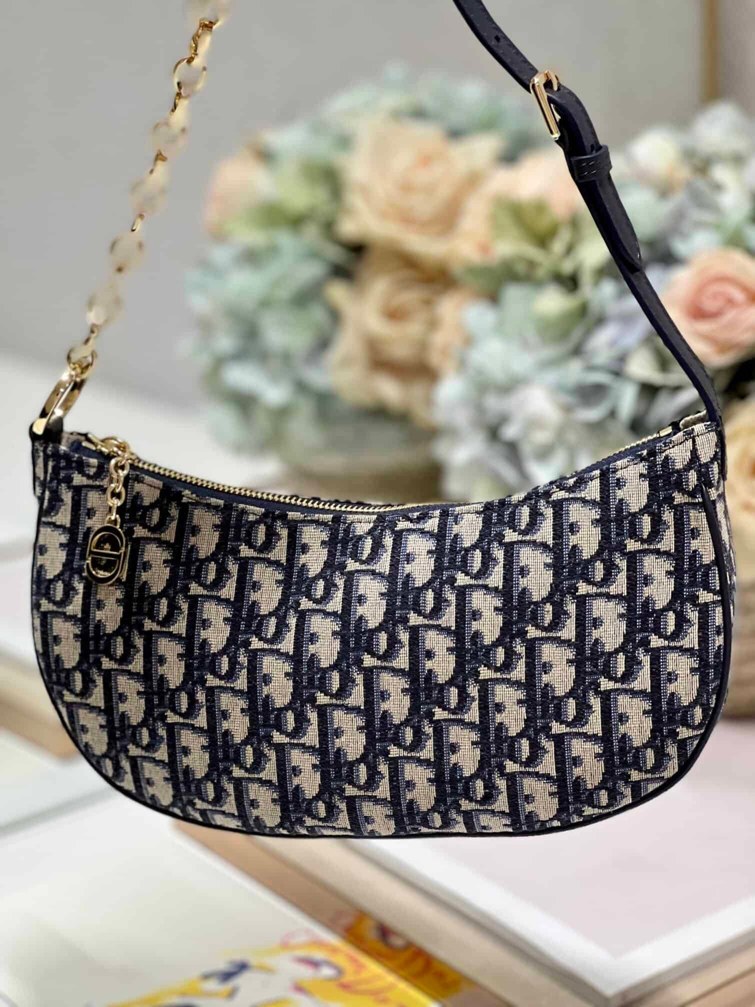 Dior CD LOUNGE Moon Handbag 'Bran' - White/Black 56774 | Sandra Bags - Image 2