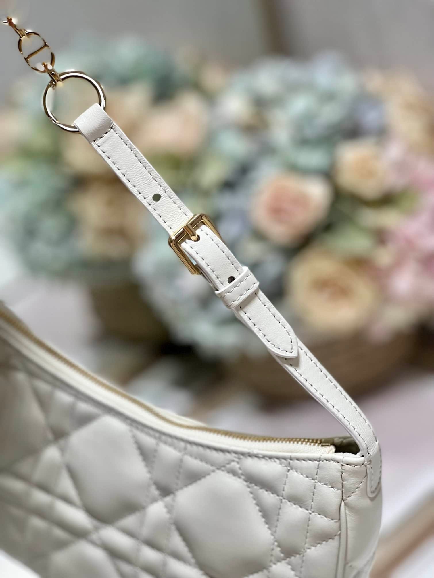 Dior CD LOUNGE Moon Handbag - White 41458 | Sandra Bags - Image 4