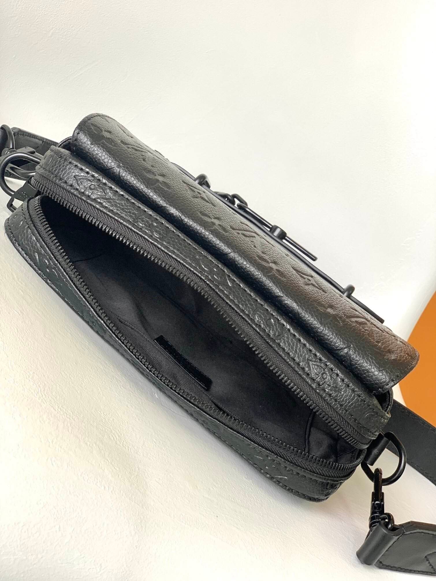 Louis Vuitton Steamer Messenger Bag - Black 76826 | Sandra Bags - Image 2