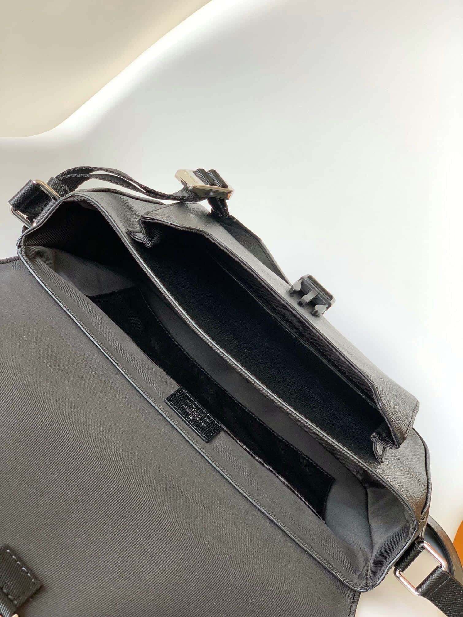 Louis Vuitton Taigarama Messenger Bag - Black 63450 | Sandra Bags - Image 2