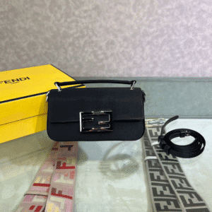 Fendi Baguette Smartphone Bag - Black 91727 | Sandra Bags