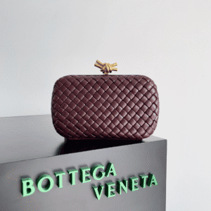 Bottega Veneta Knot Classic Dinner Clutch - Maroon 67743 | Sandra Bags