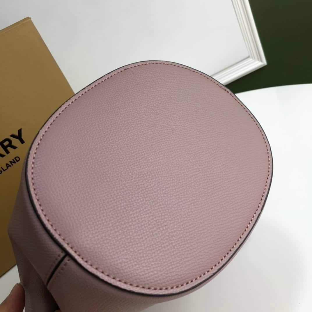 Burberry Cross-Body Bucket Bag 46286 | Sandra Bags - Image 4
