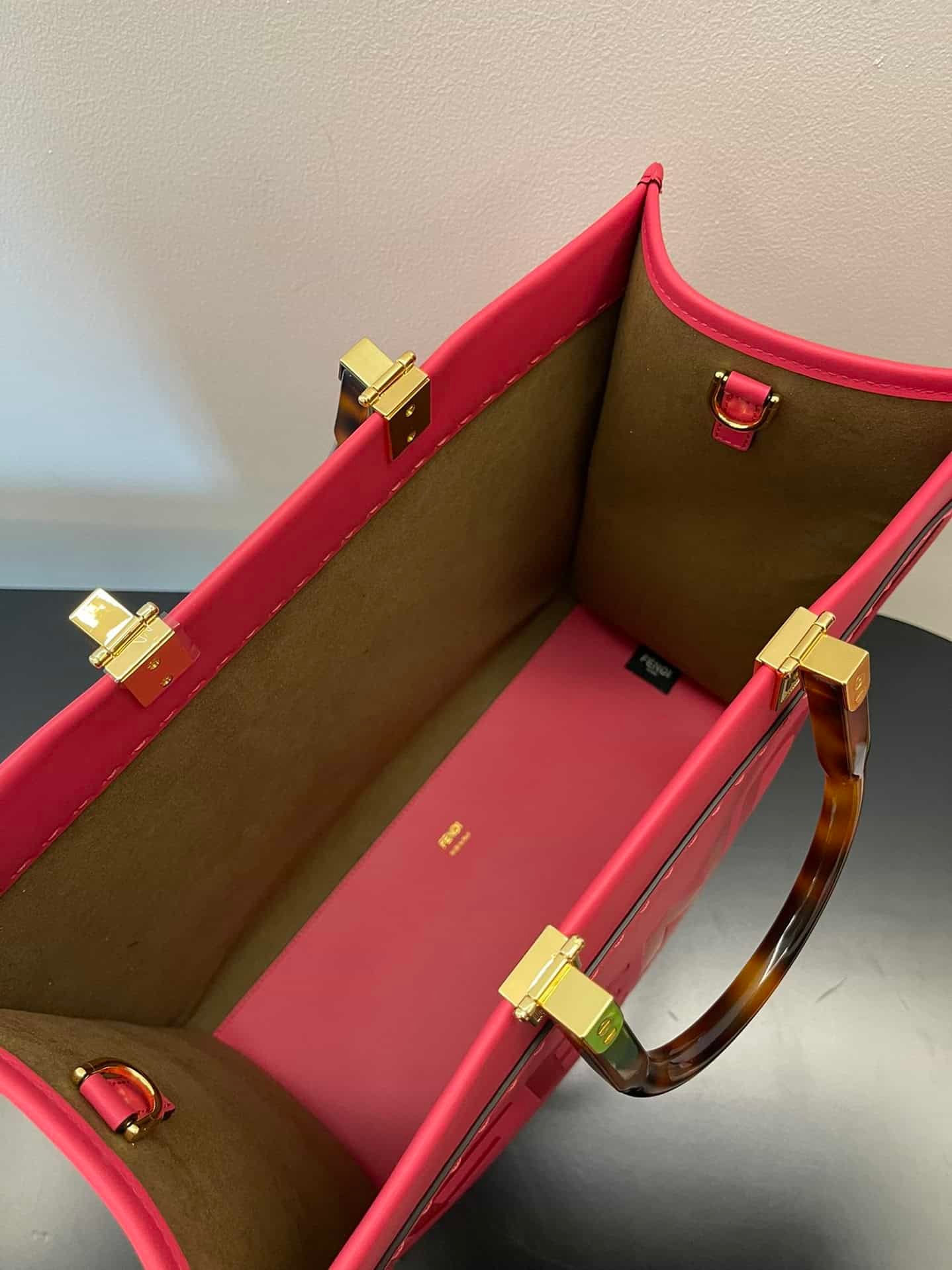 Fendi Sunshine Small Tote Bag - Red 77219 | Sandra Bags - Image 3