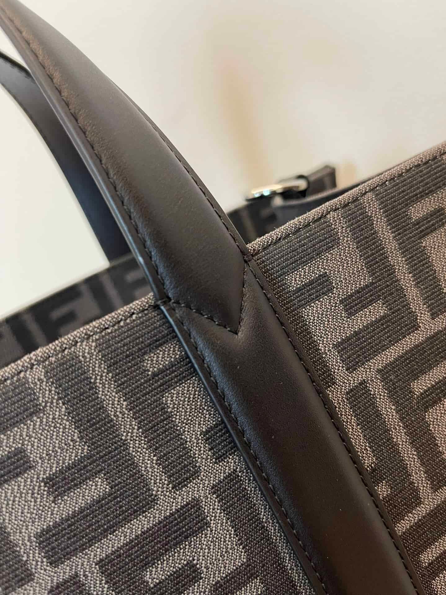 Fendi Men's Presbyopia Tote Bag - Black 58669 | Sandra Bags - Image 2