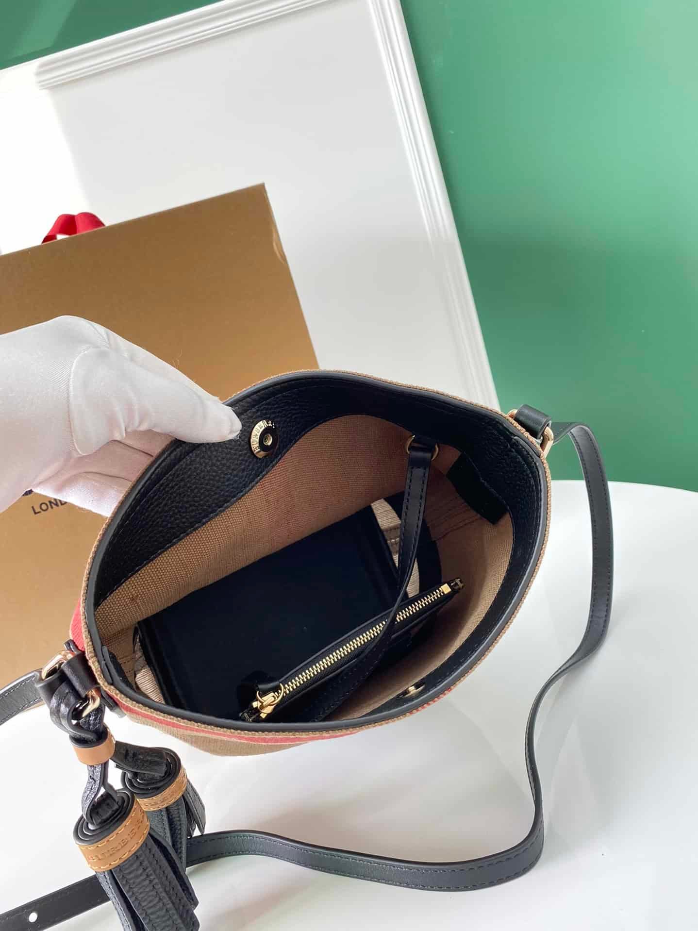 Burberry Ashby Metal Buckle Handbag - Black 13483 | Sandra Bags - Image 3