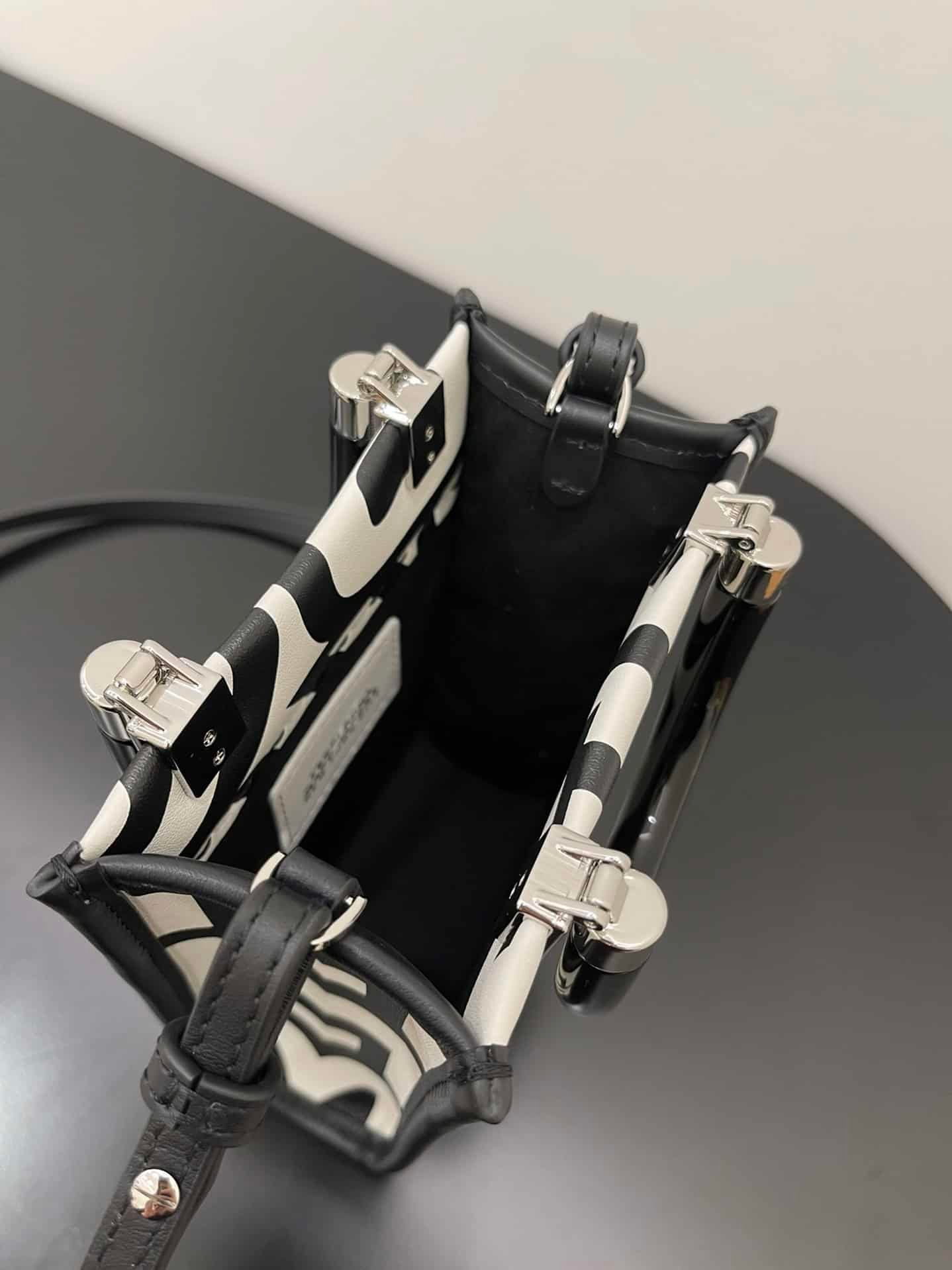 Fendi Sunshine Mini Tote Bag - Black/White 73053 | Sandra Bags - Image 2