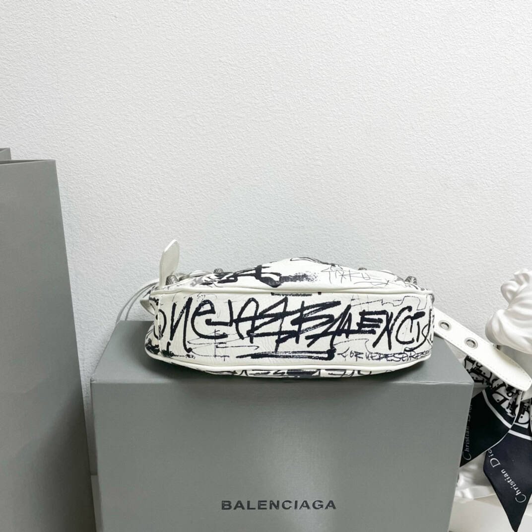 Balenciaga Half-Moon XSmall Armpit Dumpling Bag - White 18605 | Sandra Bags - Image 2